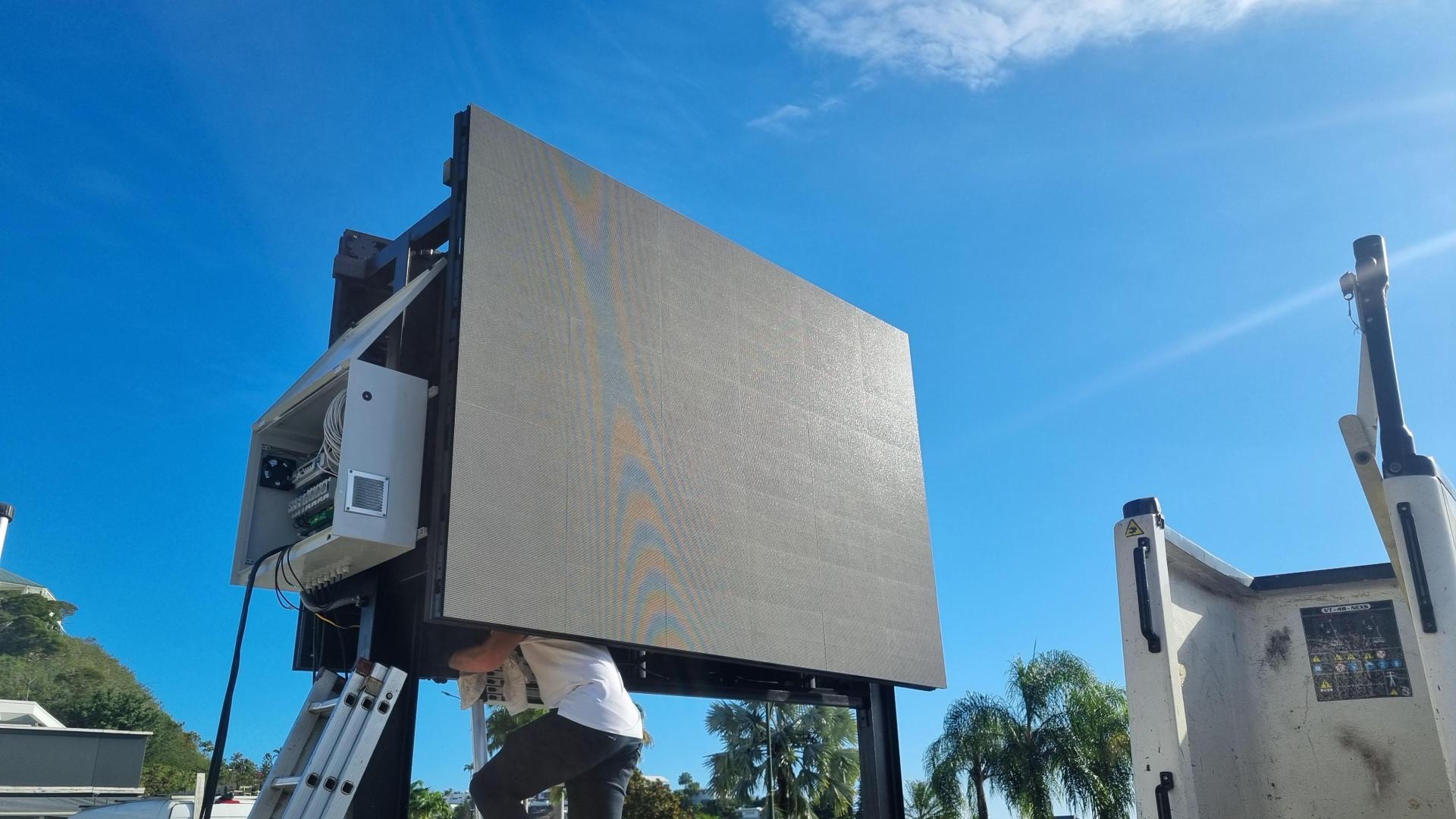 Nouvelle installation : deux panneaux LED à la pointe de la technologie pour Pixel Plus à Nouméa ⚡️✨